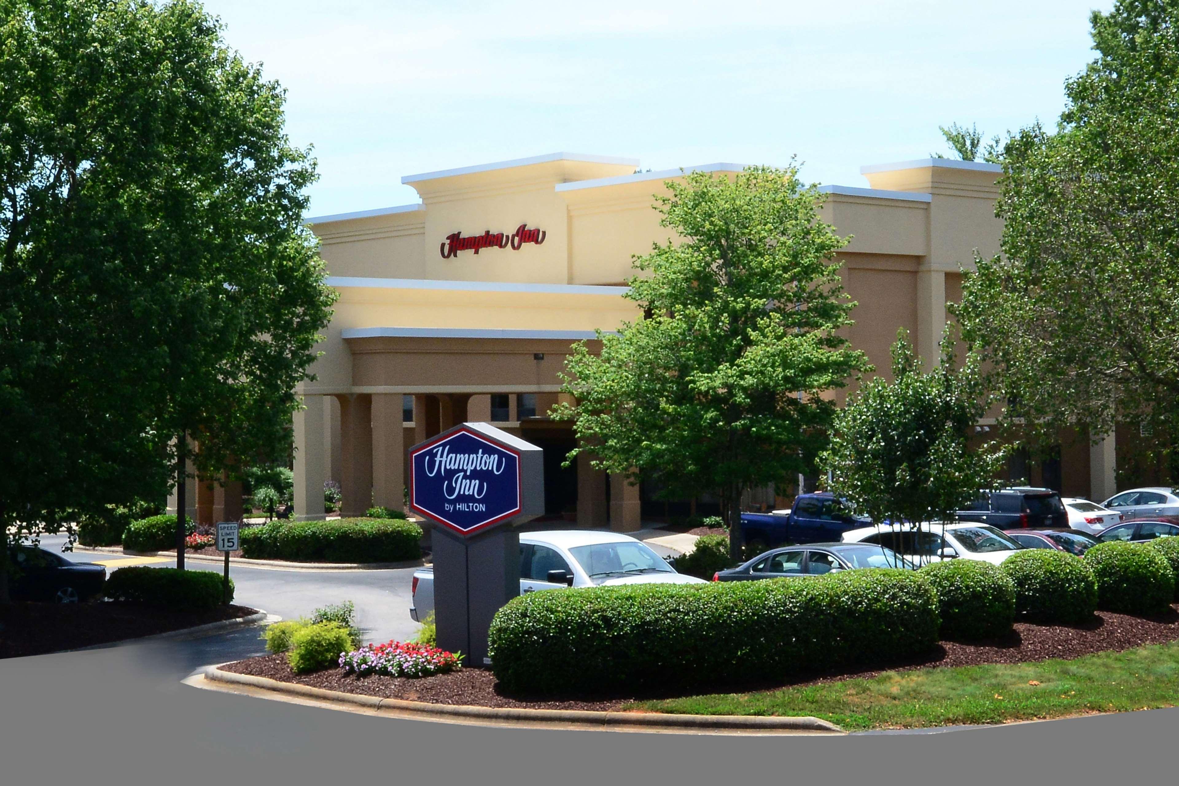 Hampton Inn Raleigh/Town Of Уэйк-Форест Экстерьер фото