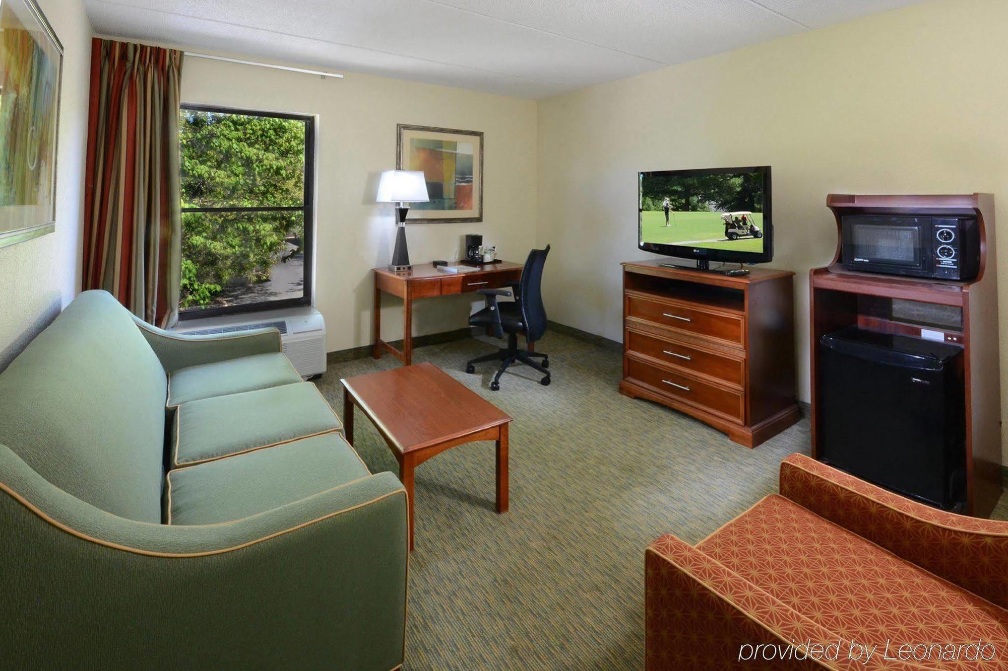 Hampton Inn Raleigh/Town Of Уэйк-Форест Экстерьер фото