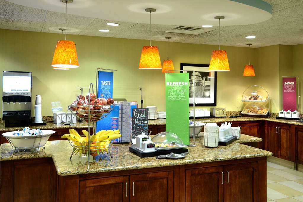 Hampton Inn Raleigh/Town Of Уэйк-Форест Ресторан фото